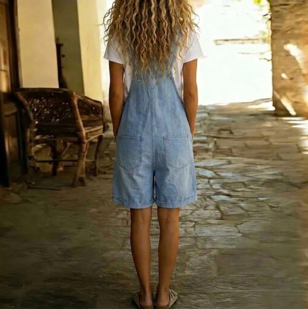 Clara | Salopette en denim de coton doux effet vintage délavé bleu clair